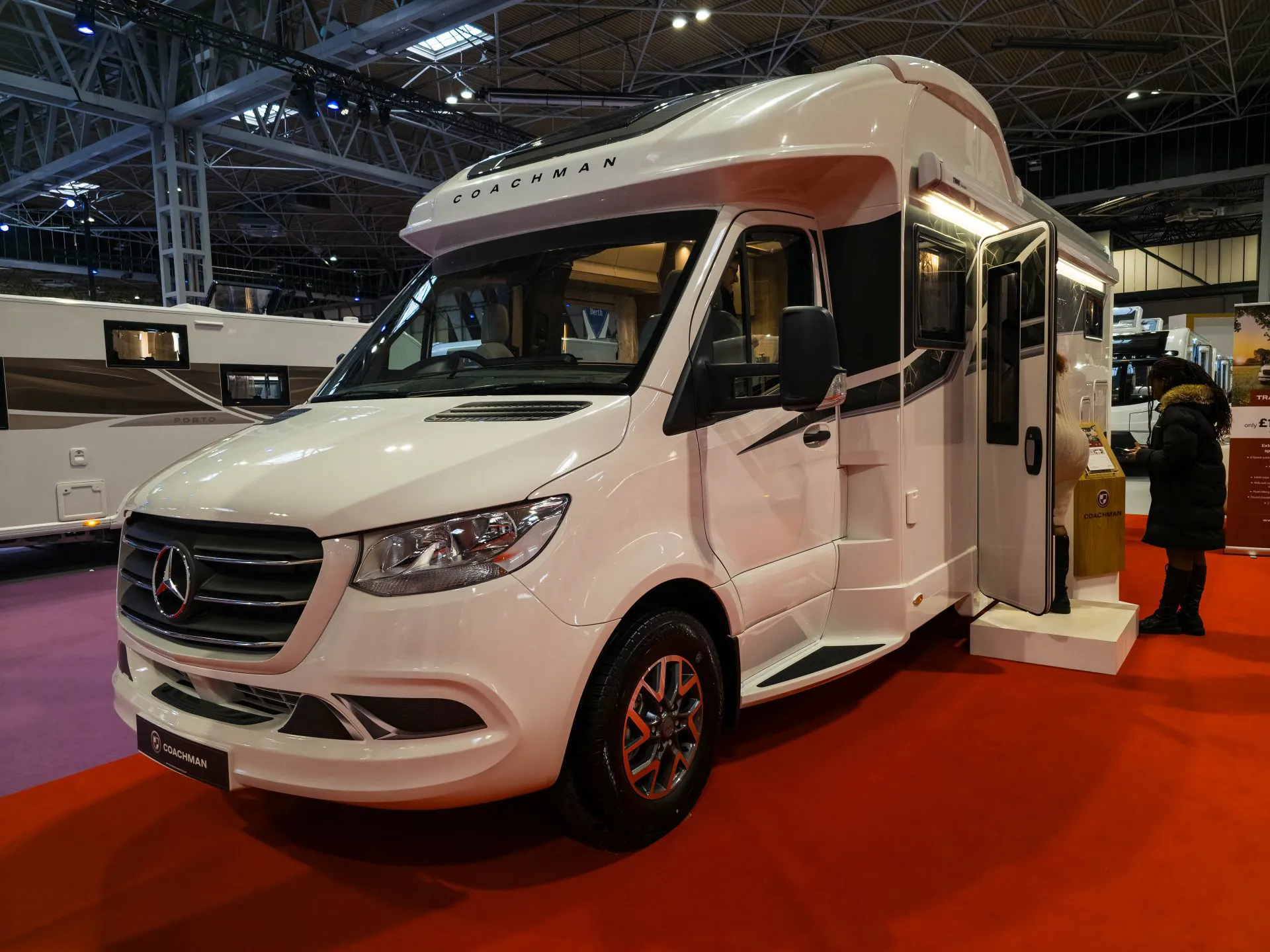 Coachman (11),COM